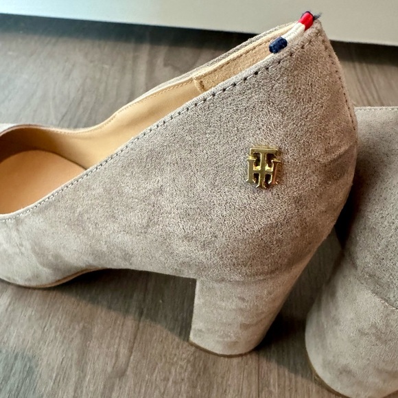 Tommy Hilfiger “Abilene” Taupe Block Heel Pumps - Picture 3 of 16
